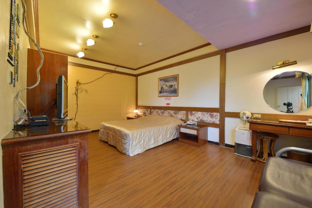 Shinmingshan Holiday Inn Lugu Eksteriør billede